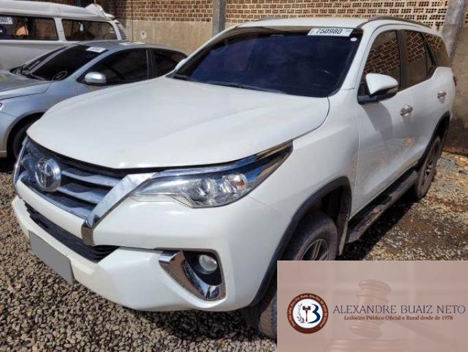 TOYOTA HILUX SW4 19/19