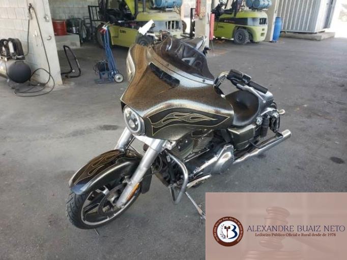 HARLEY DAVIDSON STREET GLIDE 16/16