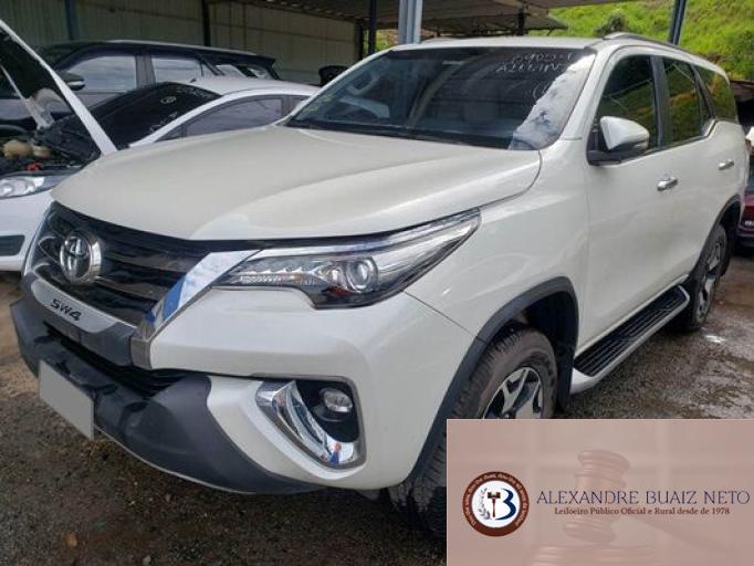 TOYOTA HILUX SW4 19/19